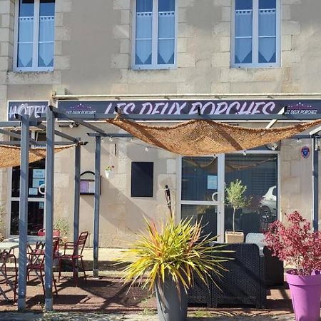 Hôtel Les Deux Porches Verrieres (Charente) Exterior foto