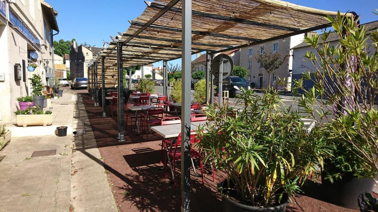 Hôtel Les Deux Porches Verrieres (Charente) Exterior foto